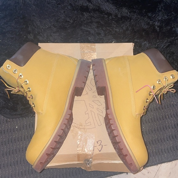 CONSTRUCTION TIMBERLAND 
SCUFF PROOF WHEAT - Picture 3 of 6